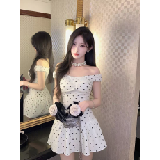 批发撞色波点<b class='q'>一字肩</b><b class='q'>连衣裙</b>女2026夏纯欲性感千金风高级感别致绝美短裙