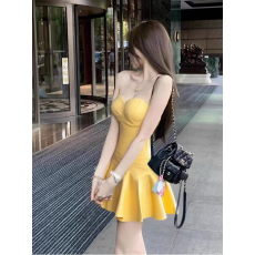 批发美式辣妹性感黄色抹胸<b class='q'>连衣裙</b>女夏高级感<b class='q'>一字肩</b>收腰显瘦A字短裙子