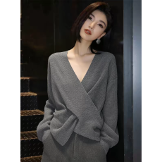 批发2026早秋新款女装漂亮别致小衫慵懒风气质修身显瘦上衣设计感小众