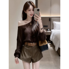 批发复古美拉德一字肩针织上衣女+小个子高腰显瘦氛围感皮短裤两件套