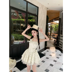 批发多巴胺奶杏色波点吊带<b class='q'>连衣裙</b>女夏季出片小个子约会拼接网纱<b class='q'>蓬蓬裙</b>