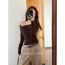 批发法式复古咖色一字领斜肩长袖T恤女早秋高级感chic别致<b class='q'>假两件</b><b class='q'>上衣</b>