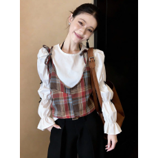 批发减龄显瘦软糯温柔风松弛感格纹吊带+白色上衣女2026早春撞色小衫