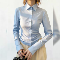 批发2026春季新款韩版设计感条纹<b class='q'>衬衫</b>女牛角扣装饰通勤风气质显瘦上衣