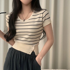 批发韩国chic <b class='q'>夏</b>日 气质 圆领 下摆开叉 短袖针织衫