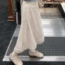 批发早秋清新简约圆点松紧腰长款半身裙