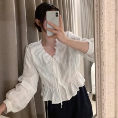 批发<b class='q'>韩版</b>甜美V领抽绳娃娃减龄长袖<b class='q'>衬衫</b>