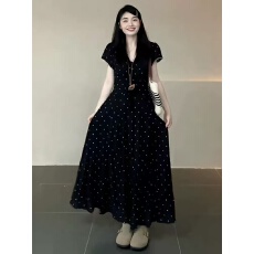 批发夏季新款大码女装胖mm显瘦气质V领连衣裙法式复古风黑色碎花长裙