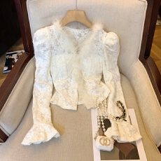 批发上实拍~名媛风<b class='q'>泡泡袖</b>拼接毛领衬衫女秋季小香v领修身蕾丝打底上衣