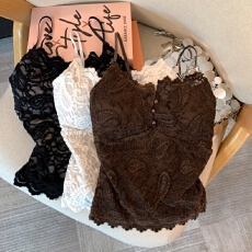 批发上实拍~性感辣妹风蕾丝钩花无袖吊带背心<b class='q'>秋</b>冬2025韩系ins时髦上衣