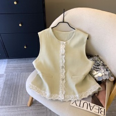 批发上实拍~高级<b class='q'>蕾丝</b>花边拼接西装马甲2026春季时尚叠穿上衣显瘦外套