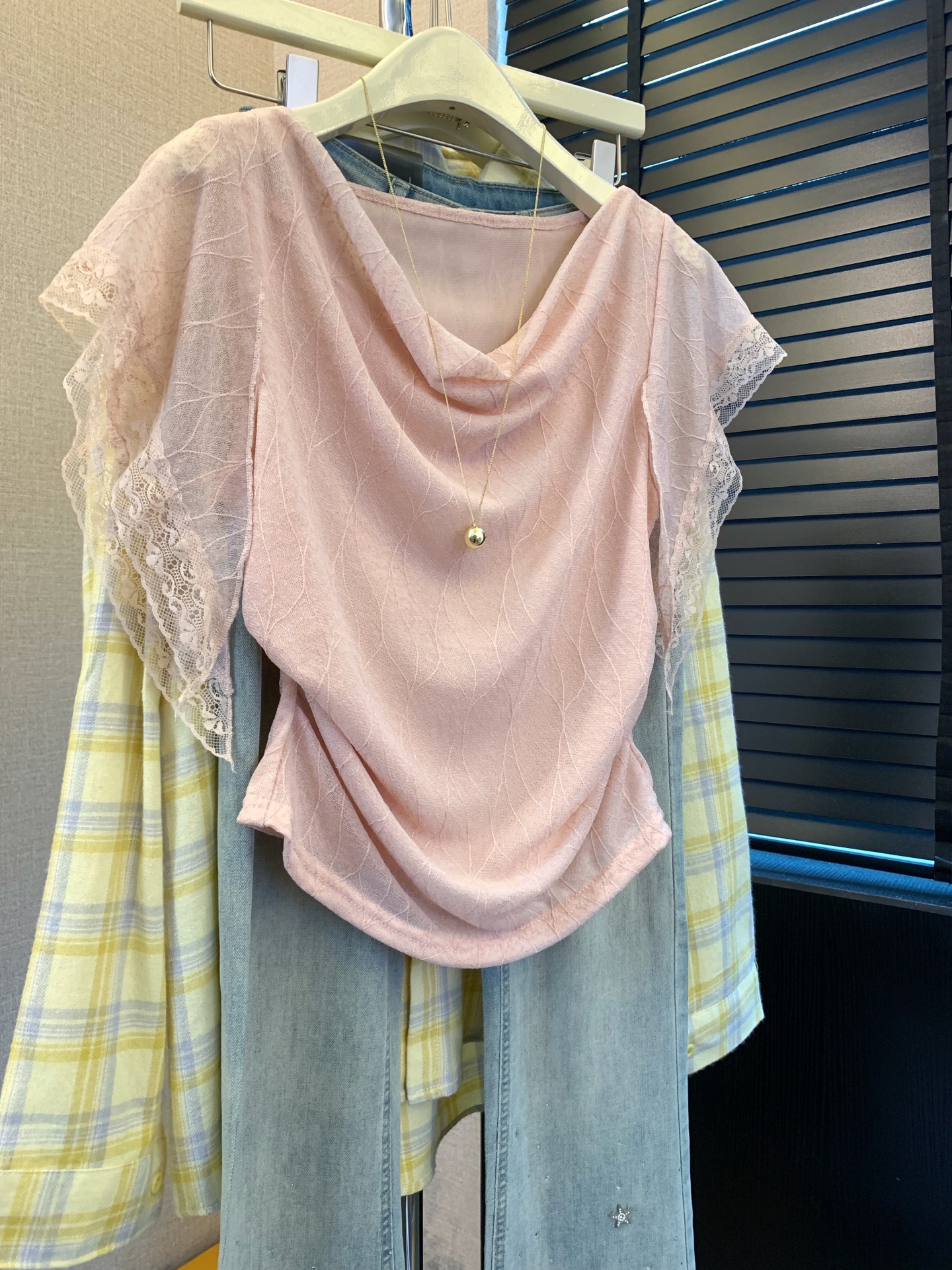 RY6618# 上实拍~蕾丝拼接小飞袖短袖t恤女夏季高级荡领上衣设计感小众绝美