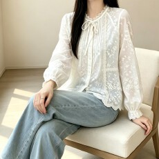 批发实拍 秋季法式设计感立体刺绣钩花<b class='q'>衬衫</b>女秋26新款甜美娃娃衫上衣