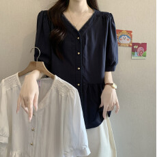 批发实拍<b class='q'>大码</b>女装V领新款夏装胖MM遮肚显瘦减龄遮肉下摆<b class='q'>时尚</b>短袖上衣