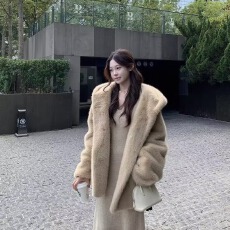 批发连帽仿<b class='q'>皮草</b><b class='q'>外套</b>女冬季新款加厚保暖环保毛绒大衣