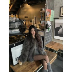 批发财阀千金皮草环保外套秋<b class='q'>冬</b>新款年轻狐狸毛保暖短款毛毛大衣女