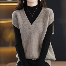 批发春秋新款针织马甲背心女V领纯色<b class='q'>蝙蝠衫</b>宽松百搭无袖针织坎肩上衣