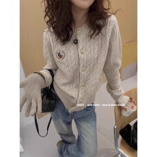 羊绒麻花软糯宽松刺绣毛衣外套女2025秋冬新款复古针织开衫潮