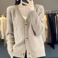 批发秋冬新款100纯羊毛衫女加厚V领法式羊毛<b class='q'>针织</b><b class='q'>开衫</b>宽松显瘦毛衣外套