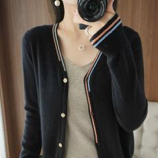 批发100%纯羊毛V领开衫<b class='q'>春秋</b>新款休闲宽松羊绒撞色配彩条上衣外套