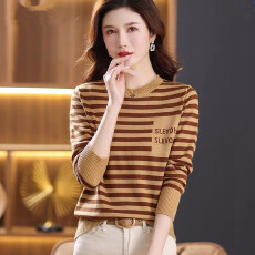 批发2025条纹毛衣女春秋外穿桑蚕丝圆领中年<b class='q'>妈妈</b>洋气针织内搭打底衫