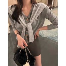 批发韩系温柔针织<b class='q'>开衫</b>披肩上衣两件套女秋季新款休闲<b class='q'>短款</b>减龄显瘦外套