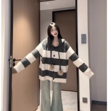 批发韩系学院风撞色条纹连帽毛衣女秋冬慵懒风高级感宽松针织开衫外套