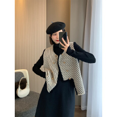 批发2025秋冬新款设计感复古条纹毛边不规则小香外套/马甲合集