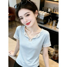 批发40S仿棉罗纹韩系蓝色蕾丝V领短袖<b class='q'>T</b><b class='q'>恤</b>女夏蕾丝拼接花边<b class='q'>T</b><b class='q'>恤</b>百搭