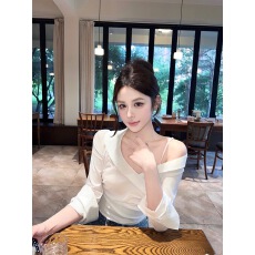 批发白色斜肩抽褶<b class='q'>衬衫</b>女秋季2025新款设计感气质韩系修身收腰长袖上衣