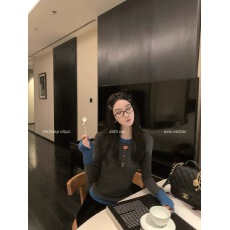 批发区区欧阳 撞色长袖<b class='q'>T</b><b class='q'>恤</b>女秋季2025新款修身显瘦内搭打底衫<b class='q'>圆领</b>上衣