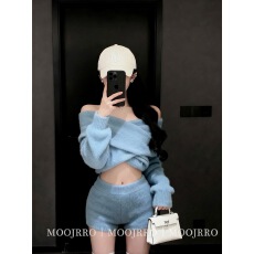 批发蓝色高级感针织套装女<b class='q'>秋</b>冬季一字肩毛衣上衣小个子休闲短裤两件套