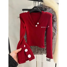 批发十三行2025冬季新款韩版修身V领纽扣设计感长袖T恤女磨毛垫肩上衣