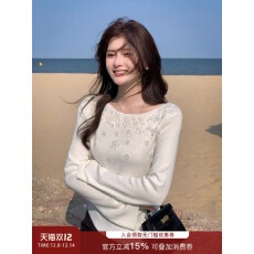 批发梅子熟了法式修身显瘦<b class='q'>花朵</b>钉珠喇叭袖针织衫女新款温柔一字领上衣