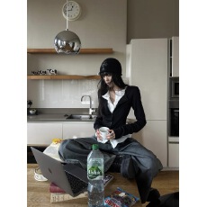 韩好甜WARDEN EDGE 黑色假两件v领T恤辣妹修身设计感针织长袖上衣