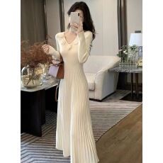 批发白色v领针织<b class='q'>连衣裙</b>子女装秋冬季2025新款气质高级感修身显瘦长裙