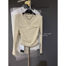 批发十三行Lucky2025秋冬洋气修身弹力<b class='q'>v领</b>褶皱简约露腰短T打底上衣女