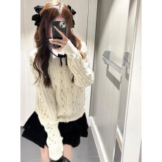 批发甜美减龄感单排扣烫钻蝴蝶结设计感针织开衫<b class='q'>女</b>冬新款修身显瘦上衣