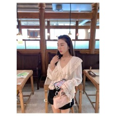 批发王寒嫣 法式复古白色蕾丝<b class='q'>衬衫</b>上衣女设计感小众荷叶边上衣秋