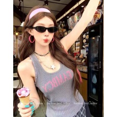 批发HuoHuo 清凉么么茶 清凉舒心2026春夏新款女修身U领字母印花背心