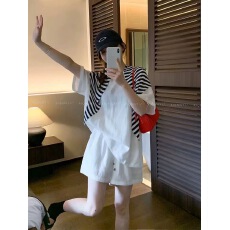 批发爱情魔鬼鱼 休闲套装女2026夏季条纹披肩短袖上衣阔腿短裤三件套