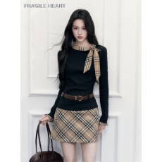 批发fragileheart易碎商店· 亦寄情书法式复古学院风飘带上衣修身T恤