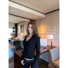 批发0压感V领<b class='q'>修身</b>德绒长袖T恤女
