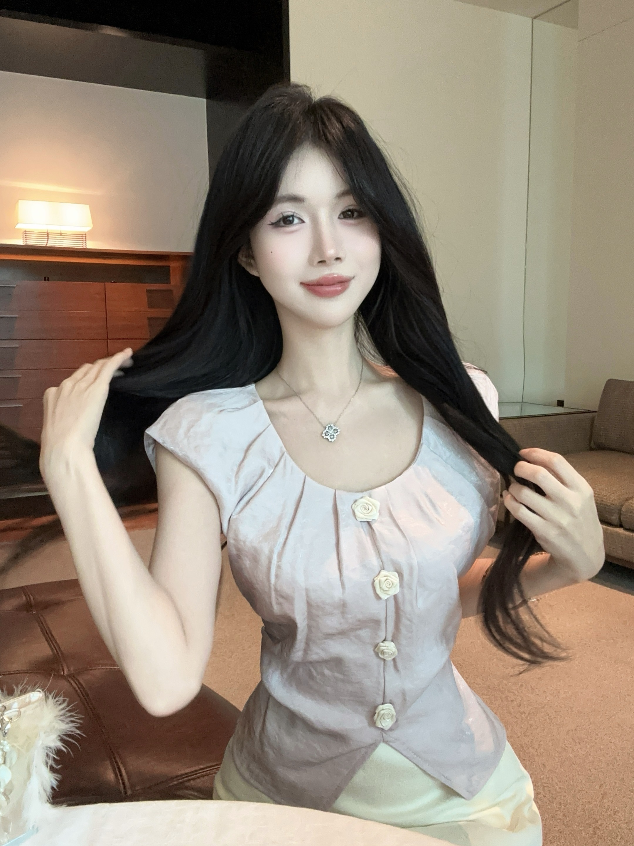 FA34783# 法式气质优雅甜美玫瑰纽扣上衣 服裝批發女裝批發服飾貨源