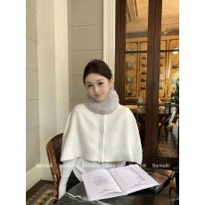 批发板栗可可Bankelili'古早奈奈'可拆卸狐狸毛领斗篷+打底套装女W501