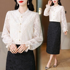 实拍2026春秋新款立领单排扣蕾丝长袖衬衫设计感珍珠扣洋气上衣