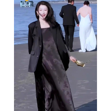 批发夏季高端名媛轻奢休闲西装外套女后开衩设计感吊带连衣裙时尚套装