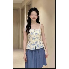 批发<b class='q'>大码</b>氛围感蓝色碎花蕾丝拼接小吊带绝美独特别致漂亮背心2026春季