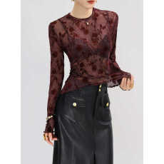 批发蕾丝<b class='q'>网纱</b><b class='q'>打底衫</b>女高端秋冬品牌独特漂亮外穿洋气晕染印花轻薄上衣