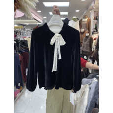 批发<b class='q'>韩国</b>东大门2025年秋冬新款净色丝绒韩版简约百搭系领蕾丝边上衣女